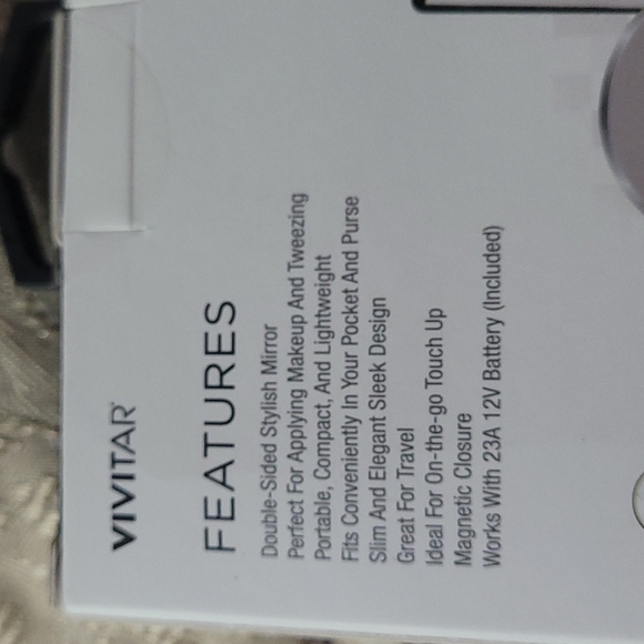 New in box Vivitar simply beautiful black compact LED mirror w/ battery included - Picture 8 of 12